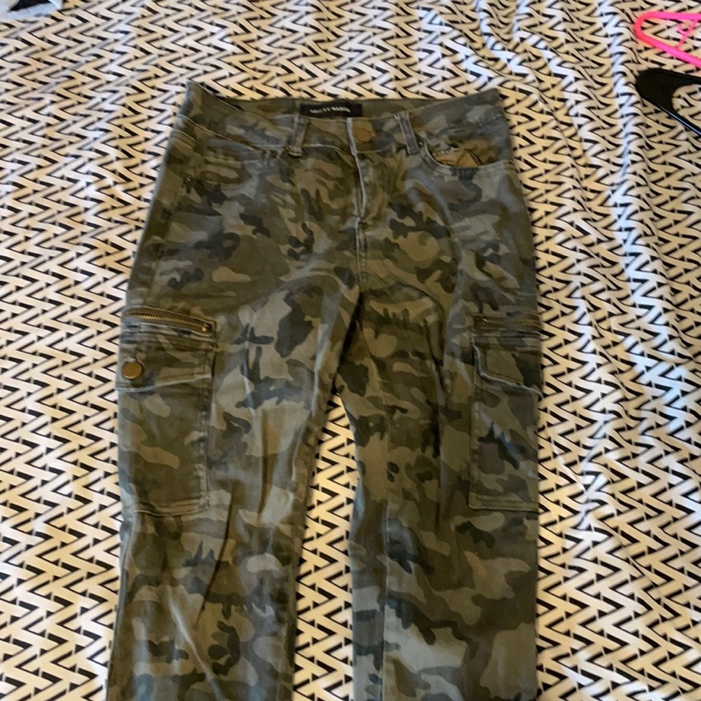 Green camo skinny jeans